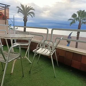 Piso Jover En Primera Linea Del Mar !! Appartement